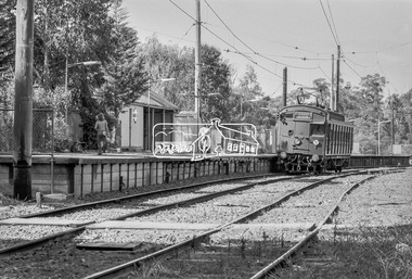 Photograph, George Coop, Single Motor Carriage 471M Tait train at Diamond Creek Railway Station bound for Eltham, March 1980, 1980