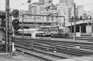 Photograph, George Coop, L-class electric locomotive L1152 at Flinders Street Railway Yard, 22 August 1983, 1983