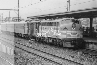 Photograph, George Coop, B-class Diesel-Electric locomotive B63 at Spencer Street, 22 August 1983, 1983