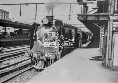 Photograph, George Coop, A2-class Steam Locomotive 987 at Spencer Street Railway Station, c. November 1962, 1962