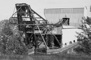 Photograph, George Coop, Eldorado Dredge, cnr of Eldorado Road and Eldorado-Byawatha Road, Victoria, c.October 1982, 1982