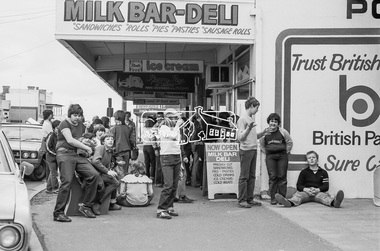 Photograph, George Coop, Sunnyside Beach, Mount Eliza, c.August 1983, 1983