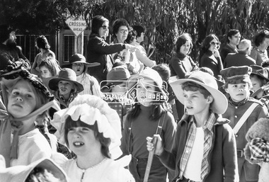 Photograph, Eltham Community Festival Grand Parade, Main Road near Arthur Street, Eltham, 6 August 1977, 1977