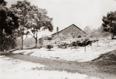 Photograph, The Stokes family home blanketed with snow, corner Nyora and Eucalyptus roads, Eltham, winter 1951, 1951