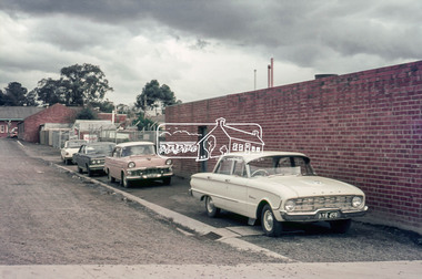 Photograph, Laneway running between Arthur Street and Luck Street (now Commercial Place), Eltham, c.6 May 1968, 1968