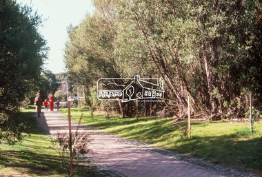 Photograph, Shire of Flinders, connection between two closures, Glen Drive, Rye, August 1978, 1978