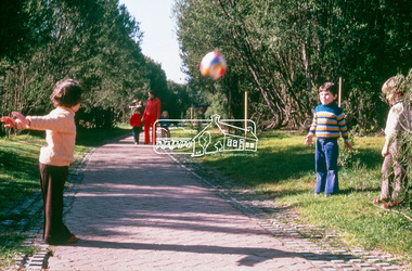 Photograph, Shire of Flinders, connection between two closures, Glen Drive, Rye, August 1978, 1978