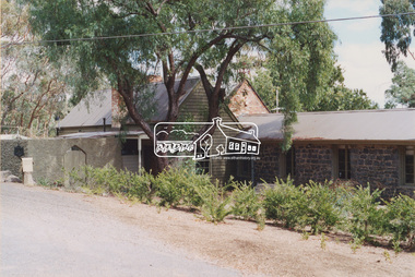 Photograph, Harry Gilham, Shoestring, Metery Road, Eltham, March 2004, 2004