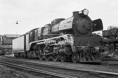 Photograph, Steam locomotive R-708 at Bendigo Railway Station, c.November 1962, 1962