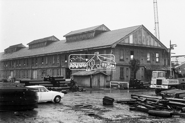 Photograph, Timber salvage during demolition of former warehouses and wool sheds at Victoria Dock, Melbourne, c.May 1974, May 1974