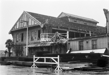 Photograph, Timber salvage during demolition of former warehouses and wool sheds at Victoria Dock, Melbourne, c.May 1974, May 1974