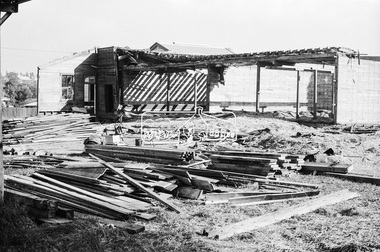 Photograph, Timber salvage during demolition of former Templestowe Cool Store, c.November 1974, November 1974