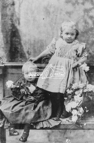 Photograph, Edith (seated) and Mabel Milthorpe, daughters of Mr and Mrs C. Milthorpe of Diamond Creek