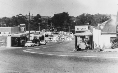 Photograph, Main Street, Diamond Creek near intersection with Cowin Street, c.1970
