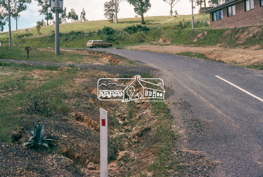 Photograph, Coolaroo Avenue at intersection with Pinnarro Close, Hurstbridge, c.November 1980, 1980
