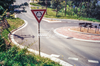 Photograph, Looking north along Ryans Road at intersection with Kerrie Crescent, Eltham, c.October 1989, 1989