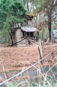 Negative - Photograph, Mud brick cubby house beside Maroondah Aqueduct Trail near Ingrams Road, Research, 1991