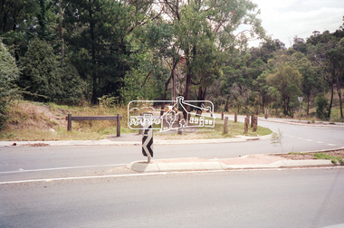 Photograph, Looking west along Main Road at intersection with Research-Warrandyte Road, Research, c.1989, 1989