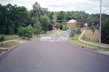 Photograph, Looking southeast along Leane Drive towards Main Road, Eltham, c.1989, 1989