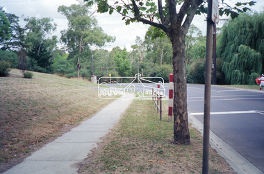 Photograph, Looking south along Main Road from the Avenue of Honour near Dalton Street, Eltham South, c.1989, 1989