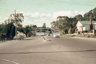 Photograph, Looking northeast along Main Road at intersection with Para Road, Lower Plenty, July 1969, 1969