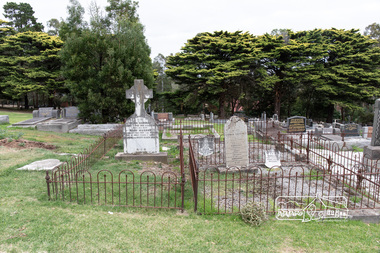 Photograph, Peter Pidgeon, Murray and Sweeney family graves, Eltham Cemetery, Victoria, 5 April 2021