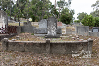 Photograph, Peter Pidgeon, Grave of Janet and William Morris, Eltham Cemetery, Victoria, 5 April 2021