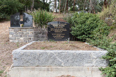 Photograph, Peter Pidgeon, Grave of Stephen Dattner, Eltham Cemetery, Victoria, 5 April 2021