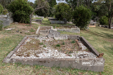 Photograph, Peter Pidgeon, Grave of Richard George, Emily Ann (nee Davis) and Edith Jane Kaylock, Eltham Cemetery, Victoria, 5 April 2021