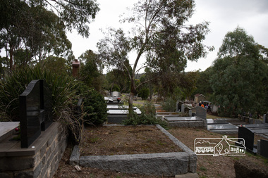 Photograph, Peter Pidgeon, Memorial to Alistair Knox, Eltham Cemetery, Victoria, 5 April 2021
