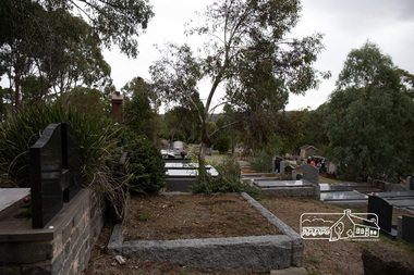 Photograph, Peter Pidgeon, Memorial to Alistair Knox, Eltham Cemetery, Victoria, 5 April 2021
