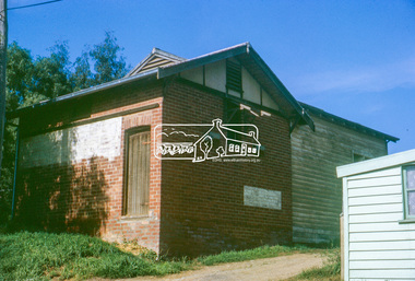 Slide, Old Eltham Bakery and cottage, cnr of York Street and Main Road, Eltham, c.Jul 1974
