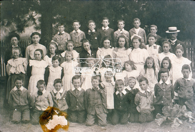 Slide, Class at Kangaroo Ground School, 1907