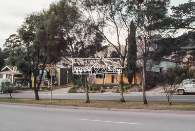 Slide, Joh Ebeli, The old Baker's house prior to demolition, corner of York Street and Main Road, Eltham, c.Sep. 1979