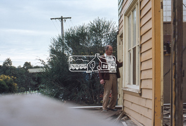 Slide, Joh Ebeli, Preserving parts of the old Baker's house, corner of York Street and Main Road, Eltham, c.Sep. 1979