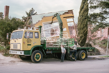 Slide, Joh Ebeli, Preserving parts of the old Baker's house, corner of York Street and Main Road, Eltham, c.Sep. 1979
