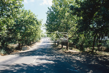 Slide, Main Road, Eltham South, Nov. 1981