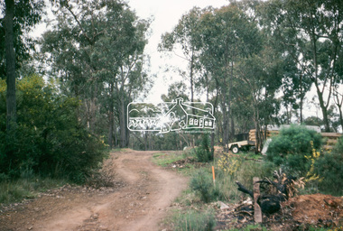Photograph, Water Main Pipe Track (Madine Way-Eucalyptus Road), Eltham, 3 Sep 1981