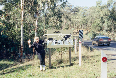 Photograph, Animal Crossing sign, Eltham-Yarra Glen Road, c.May 1988