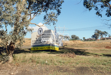 Slide - Photograph, Woodhaven Estate off Reynolds Road, Eltham, c.May 1988