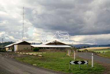 Slide - Photograph, Incident Control Centre, Kangaroo Ground, Ness Lane and Kangaroo Ground-St Andrews Road, c.May 1988