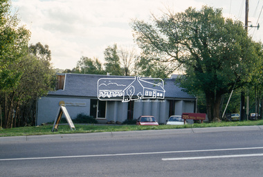 Slide - Photograph, Mike Wilson, The Goldsmith, 725 Main Road, Eltham, c.May 1988