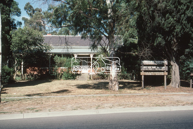 Slide - Photograph, Wingrove Cottage, Main Road, Eltham, c.Mar. 1989