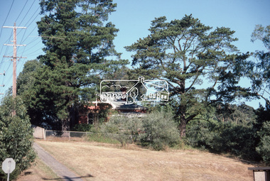 Slide - Photograph, Headmaster's Resience, Eltham State School No. 209, Dalton Street, Eltham, c.Mar. 1989