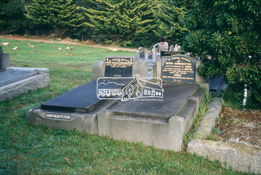 Slide - Photograph, Eltham Cemetery, Mt Pleasant Road, Eltham, 27 May 1990