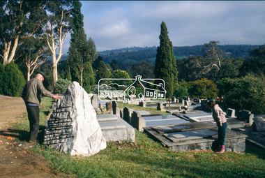 Slide - Photograph, Eltham Cemetery, Mt Pleasant Road, Eltham, 27 May 1990