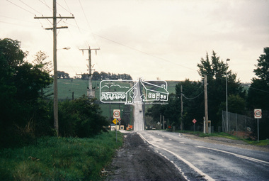 Slide - Photograph, Eltham-Yarra Glen Road, Kangaroo Ground, c.Aug. 1990