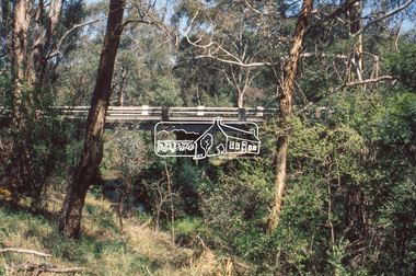 Slide - Photograph, Cottles Bridge over Diamond Creek, Cottles Bridge-Strathewan Road, Cottlesbridge, c.Nov. 2001