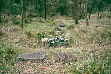 Slide - Photograph, Queenstown Cemetery, Smiths Gully Road, St Andrews, c.2004