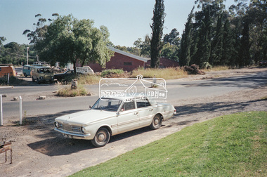 Negative - Photograph, Intersection of Mt Pleasant Road at Main Road, Eltham, c.Dec. 1983
